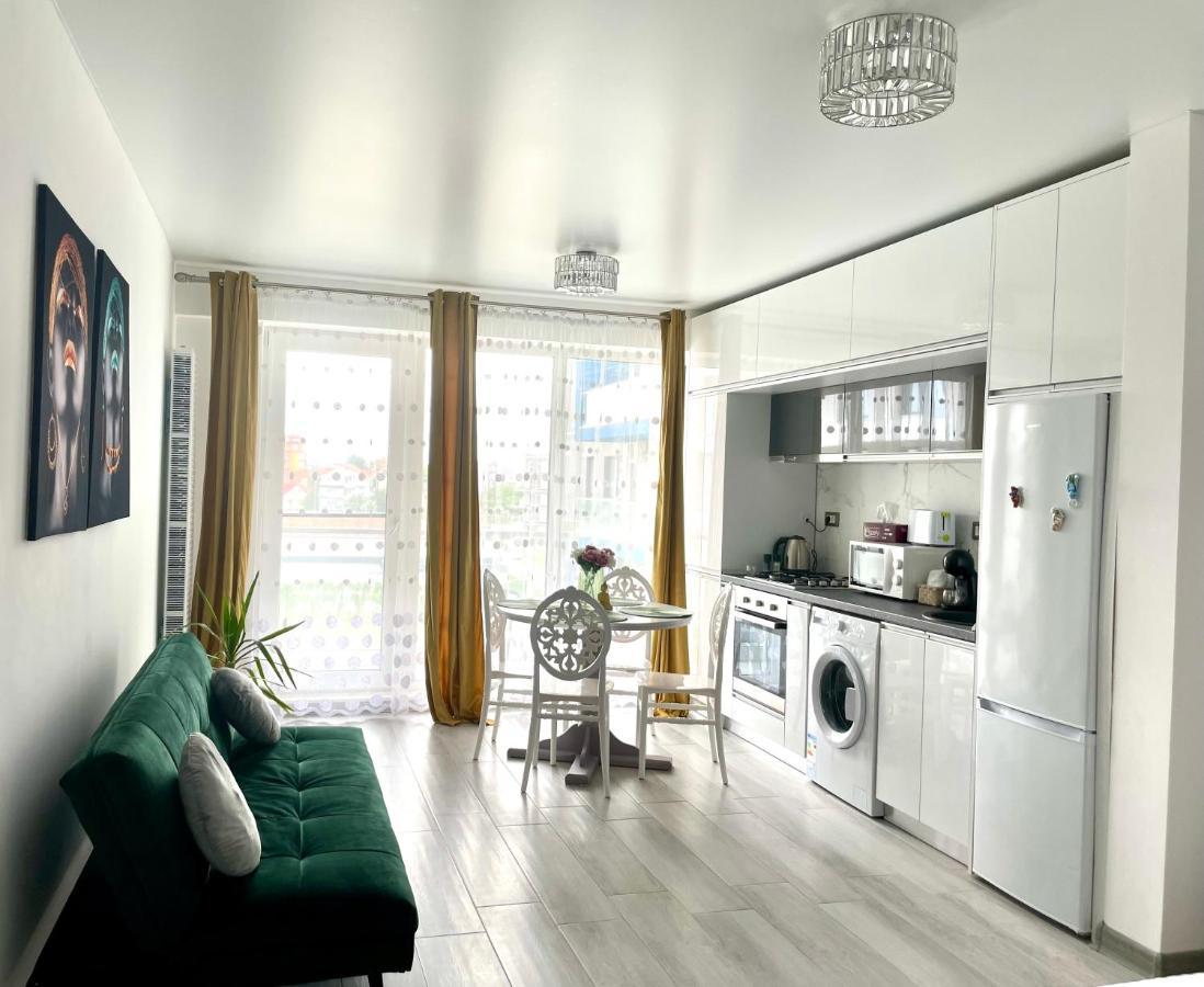 Dominic 2 Beds 1 Sofa Parking Pool Apartament By Alezzi Nord10 Năvodari Exterior foto